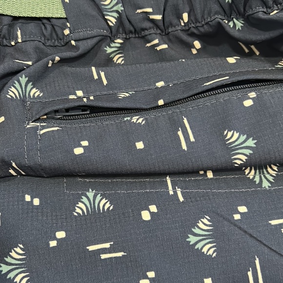 MOUNTAIN AND ISLES 
Women's Hiking Shorts - Picture 7 of 14